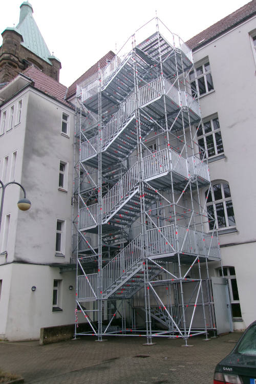 Gerüstbau von Hoops u. Müller Gerüstbau GmbH & Co. KG